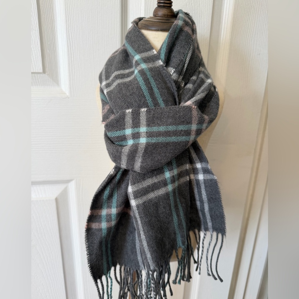 Italian Scarf gray plaid - Picture 10 of 10